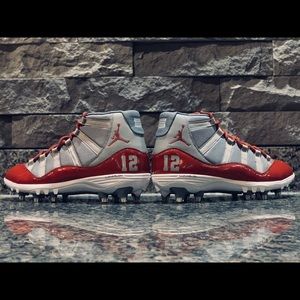 custom jordan football cleats online -